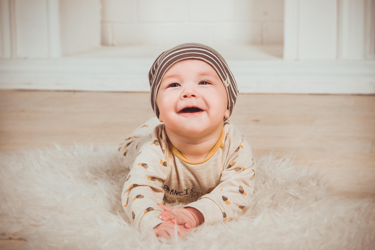 krabbeln lernen: wie Babys 2025 spielerisch mobil werden